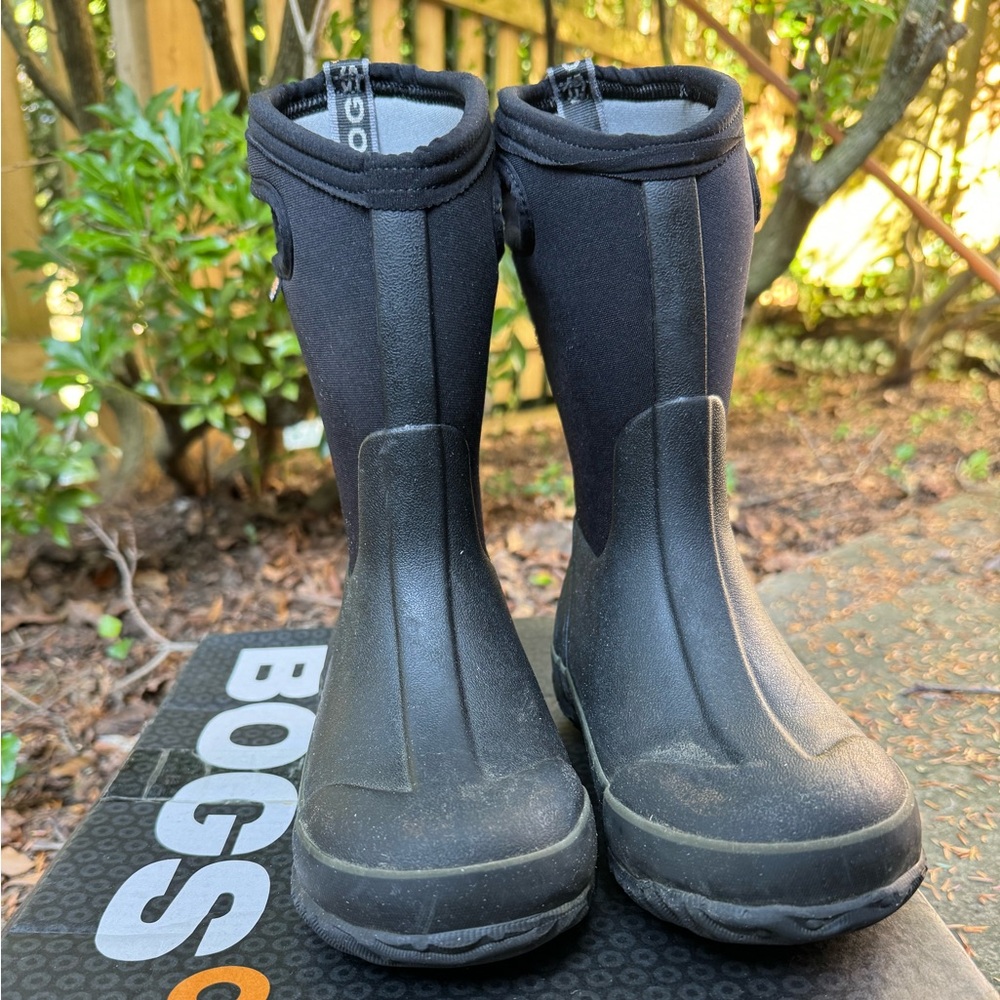Bogs waterproof kids rain/mud/snow boot size 2